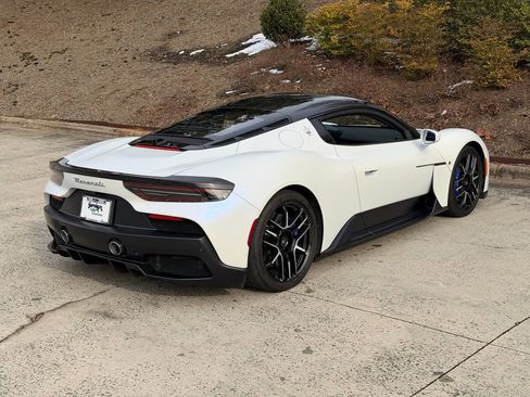 Used 2023 Maserati MC20 image 3