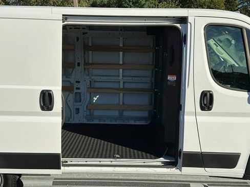 Used 2023 RAM ProMaster 2500 FWD image 23