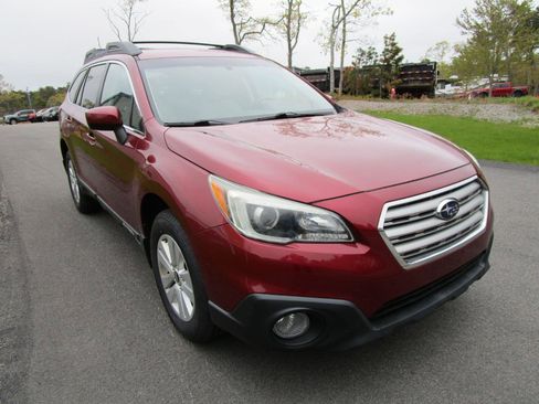 Used 2016 Subaru Outback 2.5i Premium AWD/4WD image 4