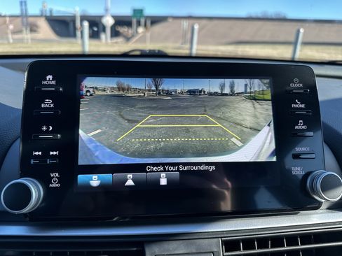 Used 2021 Honda Accord Hybrid image 25