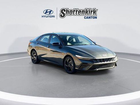 New 2026 Hyundai Elantra Sport image 2