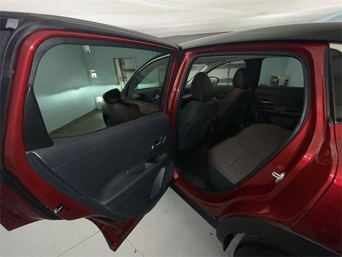 Used 2025 Nissan Kicks SV image 21