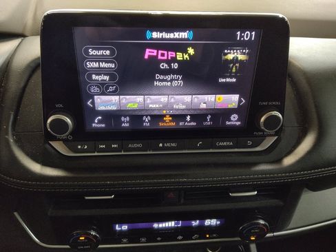 Used 2023 Nissan Rogue SV image 25