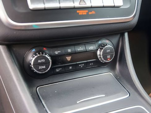 Used 2018 Mercedes-Benz CLA 250 image 20
