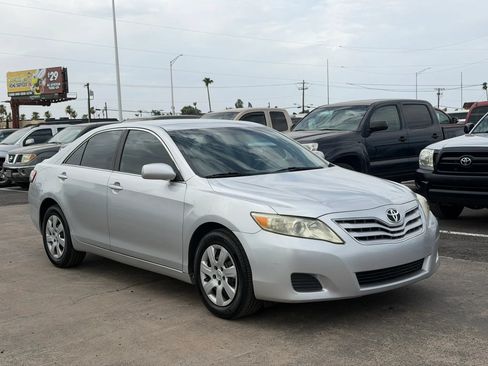 Used 2011 Toyota Camry LE FWD image 13