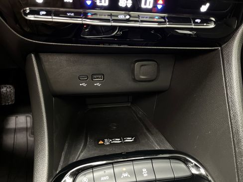 Certified 2025 Buick Encore GX Avenir w/ Avenir Technology Package AWD/4WD image 25