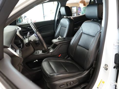 Used 2020 GMC Acadia SLT AWD/4WD image 2