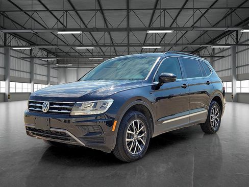 Used 2020 Volkswagen Tiguan SE image 1