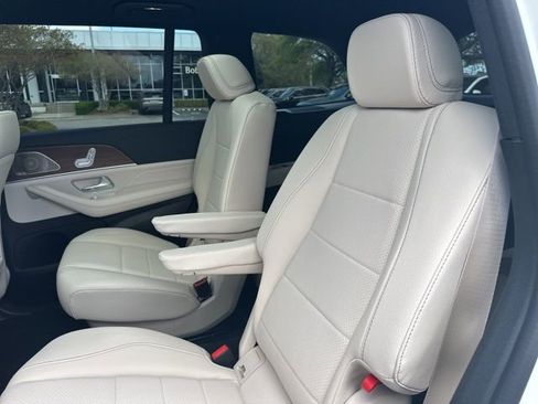 Certified 2025 Mercedes-Benz GLS 450 4MATIC image 21