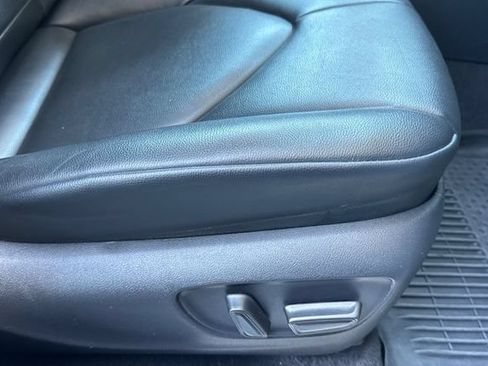 Used 2023 Toyota Highlander XLE FWD image 24