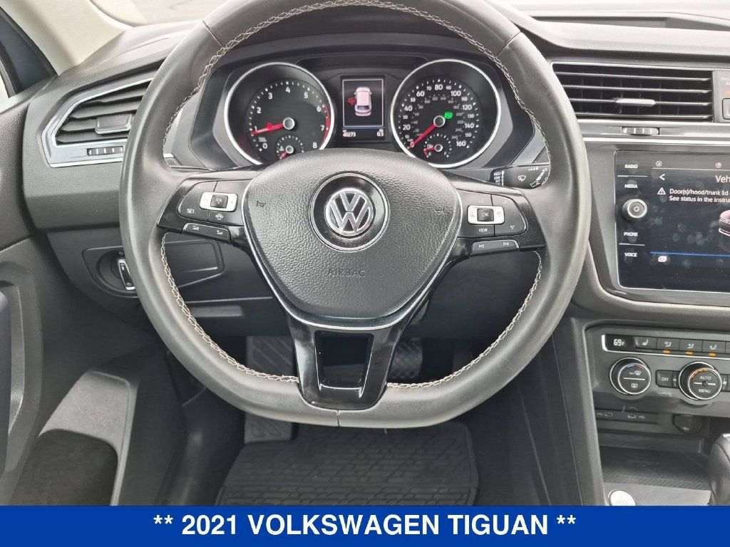 Used 2021 Volkswagen Tiguan SE FWD image 17