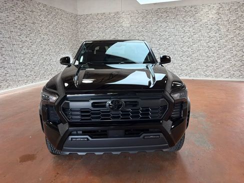 Used 2026 Toyota Tacoma TRD Off-Road AWD/4WD image 2