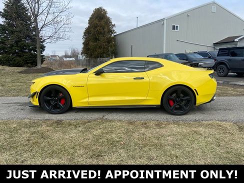 Used 2016 Chevrolet Camaro SS image 2