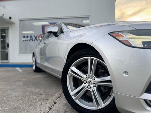Used 2018 Volvo S90 T5 Momentum w/ Convenience Package AWD/4WD image 19