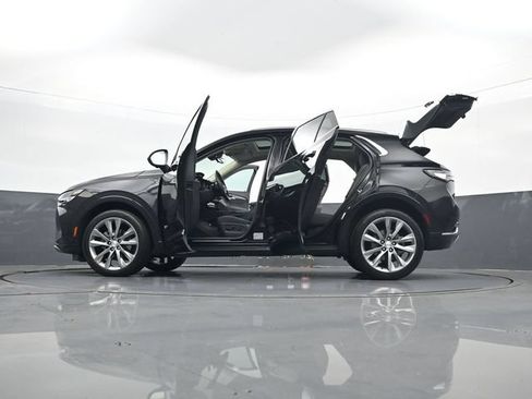 Used 2021 Buick Envision Avenir w/ Technology Package II AWD/4WD image 34
