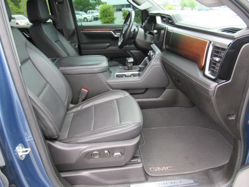 Used 2024 GMC Sierra 1500 Denali AWD/4WD image 9