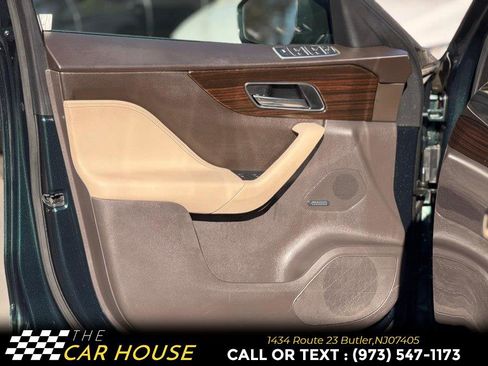 Used 2017 Jaguar F-PACE Prestige image 14