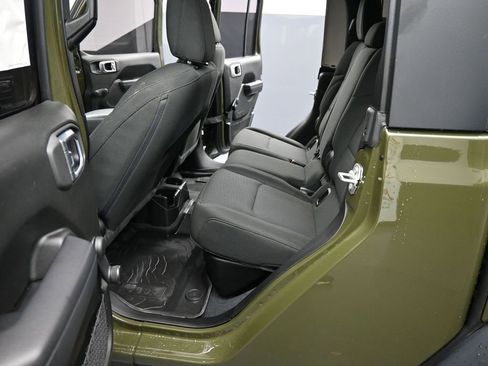 Used 2023 Jeep Gladiator Sport image 22