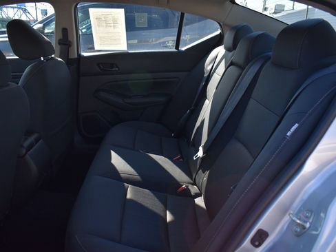 Used 2024 Nissan Altima 2.5 SV FWD image 14