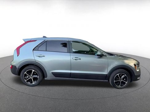 Used 2026 Kia Niro LX FWD image 15