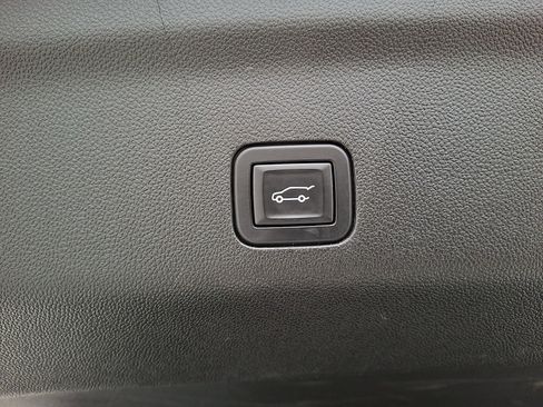 Used 2023 Chevrolet Tahoe RST image 30