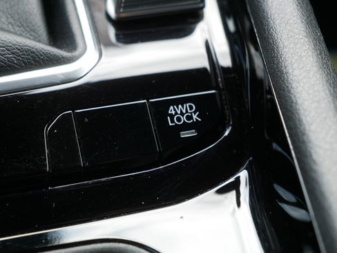 Used 2025 Jeep Compass Limited AWD/4WD image 31