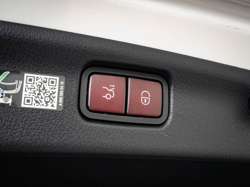 Used 2025 Mercedes-Benz C 300 C 300 image 19