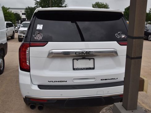 Used 2022 GMC Yukon XL Denali AWD/4WD image 8