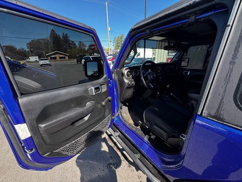 Used 2018 Jeep Wrangler Sport AWD/4WD image 10