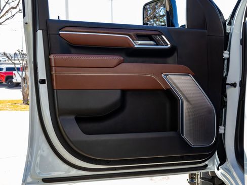 Used 2026 GMC Sierra 3500 Denali Ultimate image 35