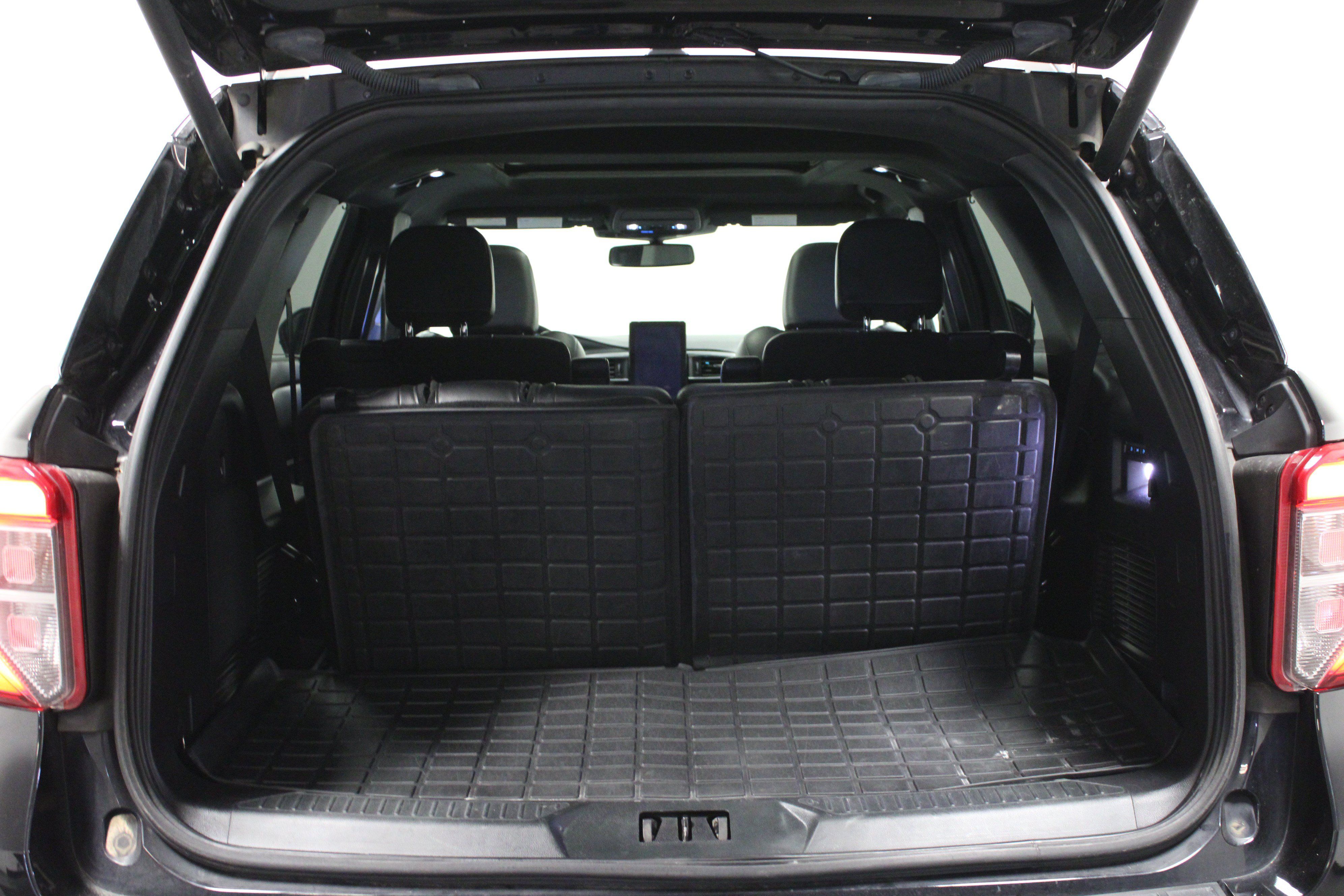 Used 2021 Ford Explorer ST w/ Equipment Group 401A AWD/4WD image 15