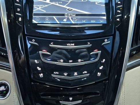 Used 2020 Cadillac Escalade Premium Luxury AWD/4WD image 22