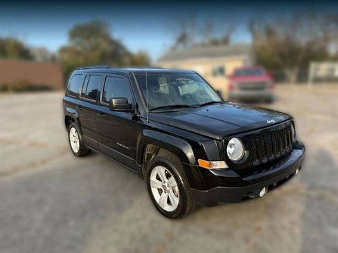 Used 2016 Jeep Patriot Latitude image 4