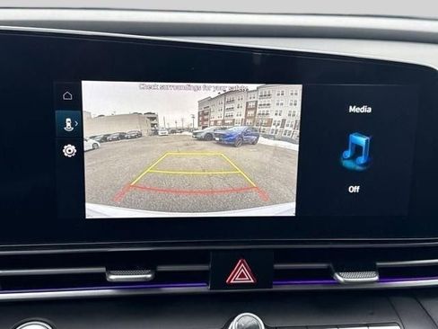 Used 2024 Hyundai Elantra SEL FWD image 10
