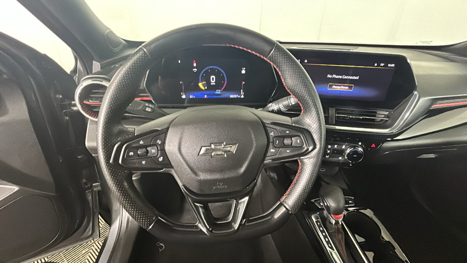 Used 2024 Chevrolet Trax RS w/ Sunroof Package FWD image 18