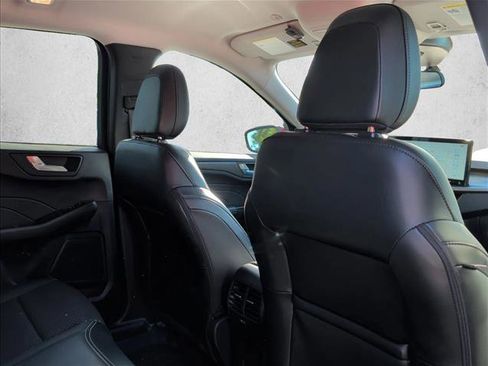 Used 2024 Ford Escape SE FWD image 19