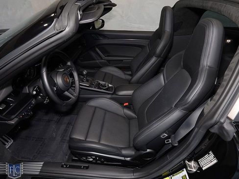 Used 2022 Porsche 911 50th Anniversary Edition image 15