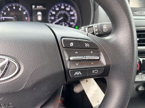 Used 2023 Hyundai Kona SE image 19