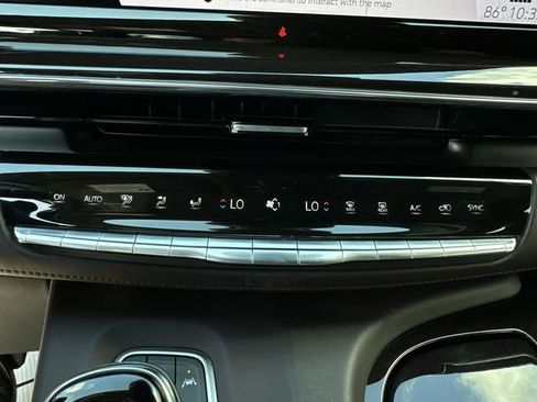 Certified 2023 Cadillac Escalade ESV Sport Platinum AWD/4WD image 27