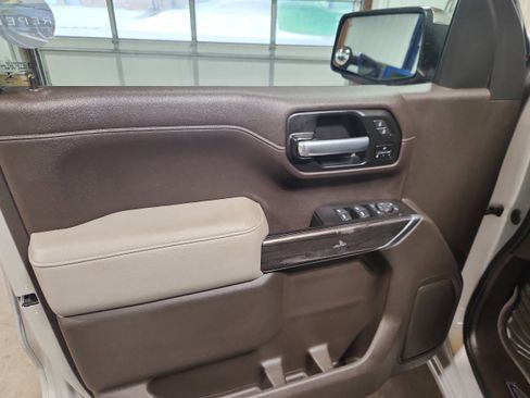 Used 2021 Chevrolet Silverado 1500 LTZ image 11