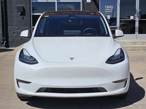 Used 2022 Tesla Model Y Long Range AWD/4WD image 7