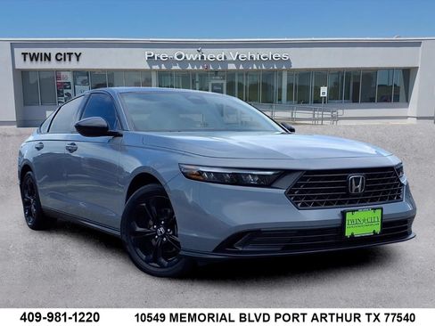 Certified 2025 Honda Accord SE image 1