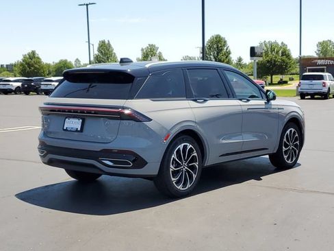 New 2026 Lincoln Nautilus Reserve AWD/4WD image 3