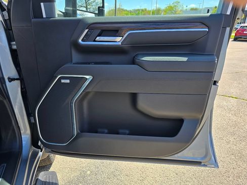 Certified 2026 GMC Sierra 3500 SLT w/ SLT Premium Package AWD/4WD image 33
