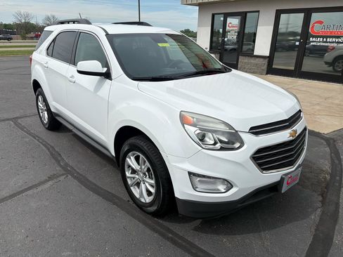 Used 2017 Chevrolet Equinox LT w/ Convenience Package FWD image 2