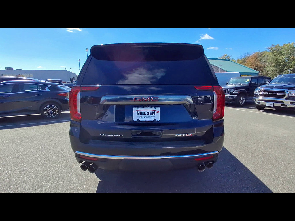 Used 2023 GMC Yukon XL AT4 AWD/4WD image 7