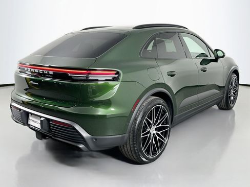 Certified 2025 Porsche Macan Electric image 7