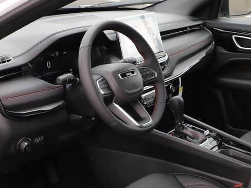 New 2023 Jeep Compass Trailhawk w/ Trailhawk Elite Group image 10