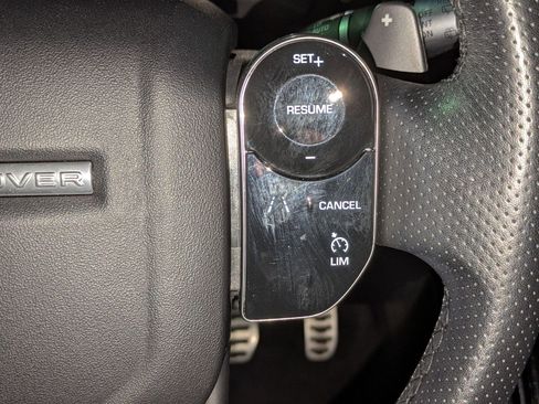 Used 2020 Land Rover Range Rover Evoque R-Dynamic SE image 14