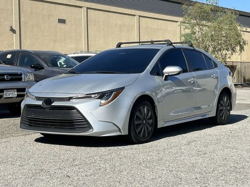 Used 2025 Toyota Corolla LE image 2